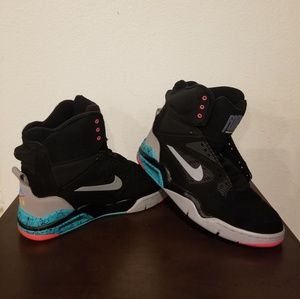 Nike air commander force